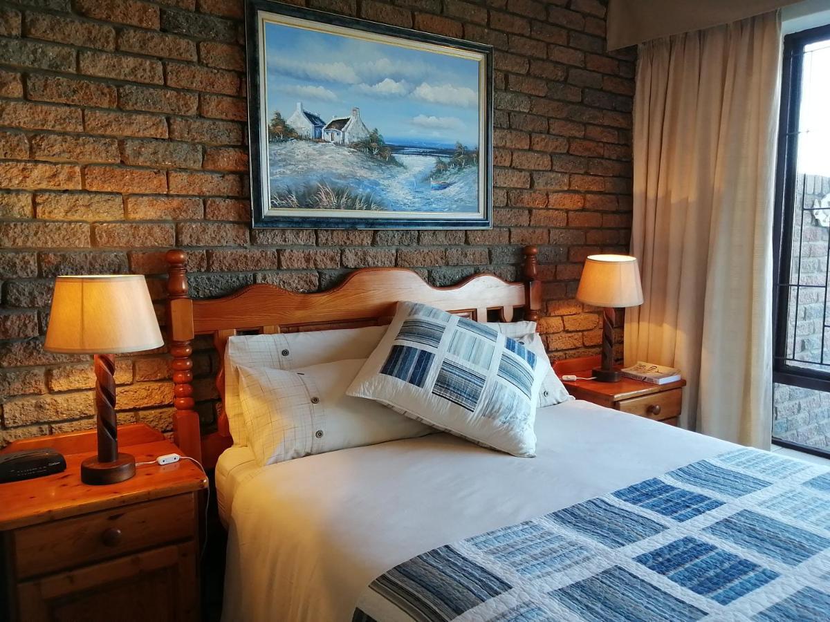 Amzee Bokmakierie Guest House Dana Bay Phòng bức ảnh