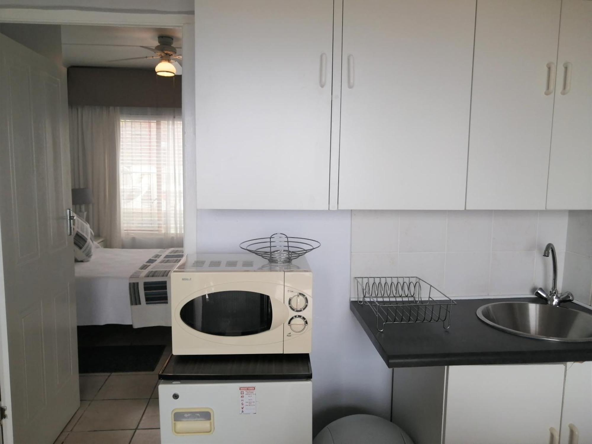 Amzee Bokmakierie Guest House Dana Bay Phòng bức ảnh