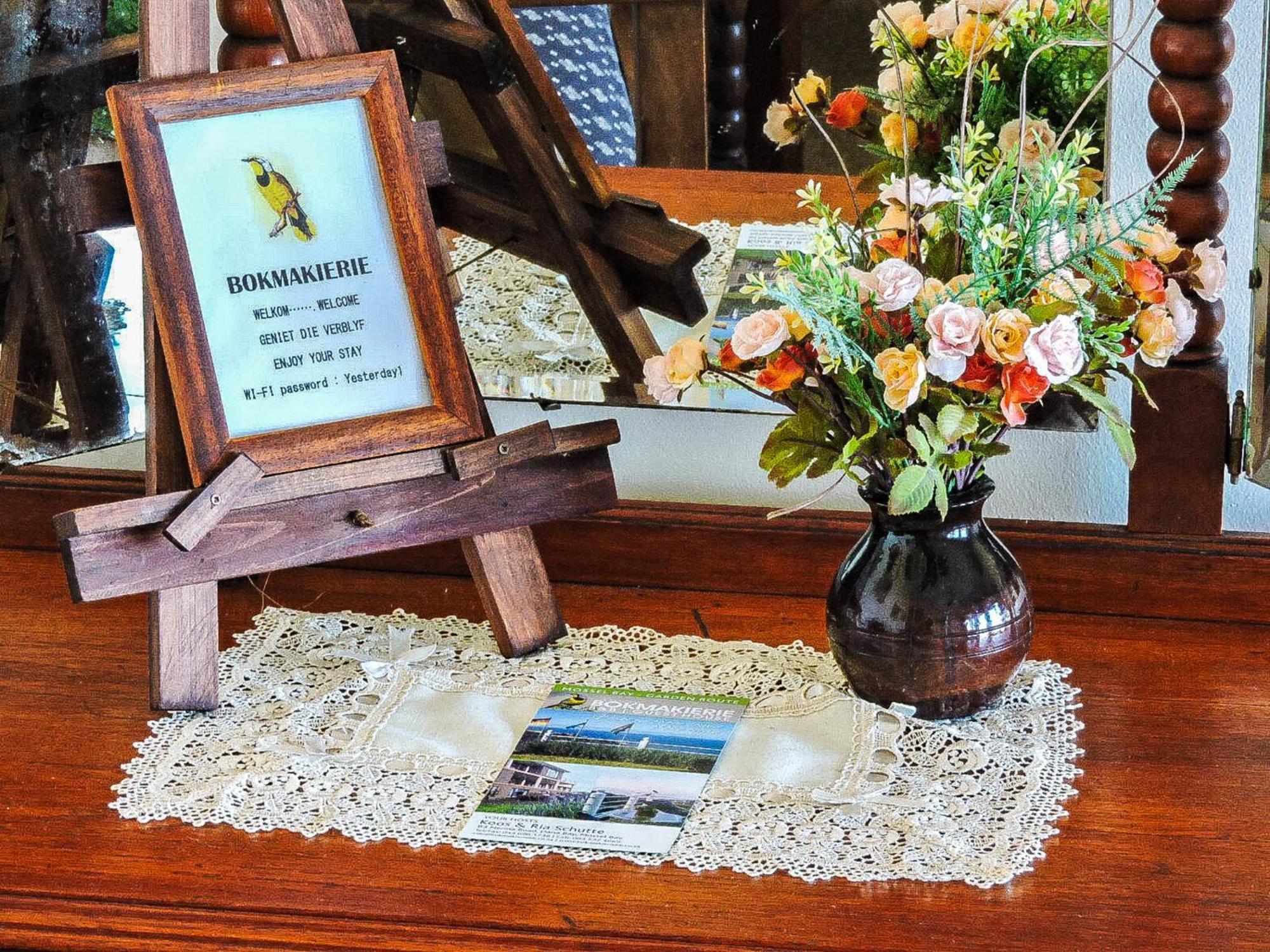 Amzee Bokmakierie Guest House Dana Bay Ngoại thất bức ảnh